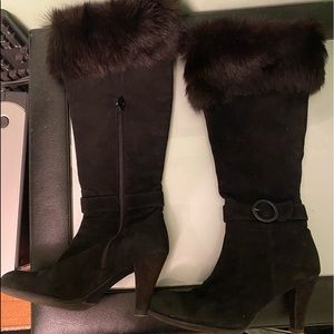 Beautiful black leather heels with fur